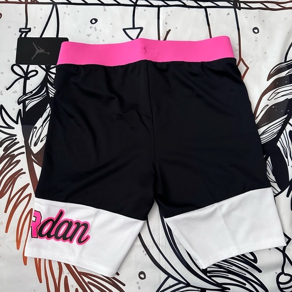 Jordan | Girl’s Short Tights Black Pink - Picture 2 of 3